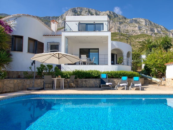 Propriété, Maison, Piscine, Bâtiment, Immobilier, Domicile, Villa, Biens, Vacances, Zone Résidentielle