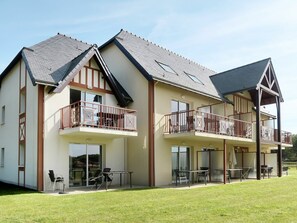 House, Property, Home, Building, Real Estate, Architecture, Estate, Residential Area, Roof, Facade