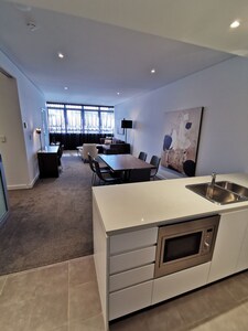 Luxury 2 bed & 2 bath Apt in Chatswood