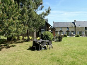 Propriété, Maison, Domicile, Cour, Pelouse, Immobilier, Chalet, Herbe, Arbre, Jardin