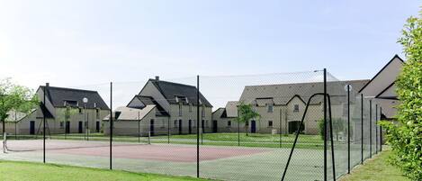 Sky, Building, Property, Plant, House, Window, Land Lot, Tree, Grass, Fence