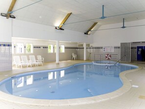 Water, Swimming Pool, Floor, Recreation, Leisure, Building, Sports, Composite Material, Indoor Games And Sports