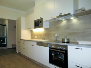 Pièce, Cuisine, Propriété, Comptoir, Cabinetry, Meubles, Bâtiment, Maison, Design Intérieur, Sol