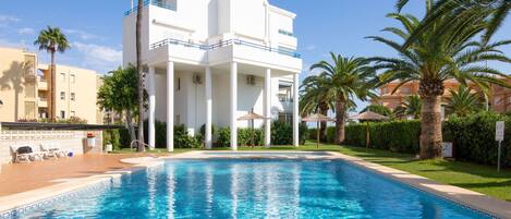Swimming Pool, Property, Building, Real Estate, Estate, Resort, Vacation, Palm Tree, House, Town