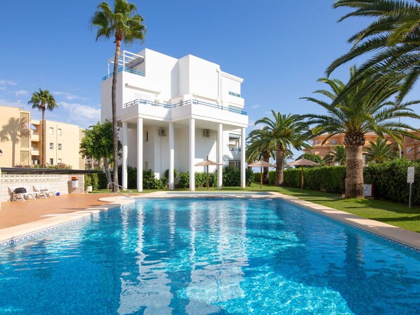 Swimming Pool, Property, Building, Real Estate, Estate, Resort, Vacation, Palm Tree, House, Town