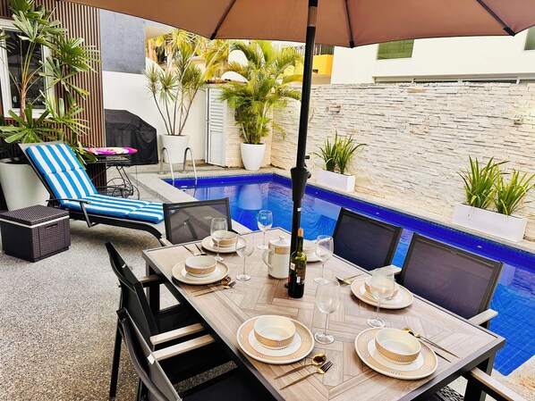 Outdoor dining
