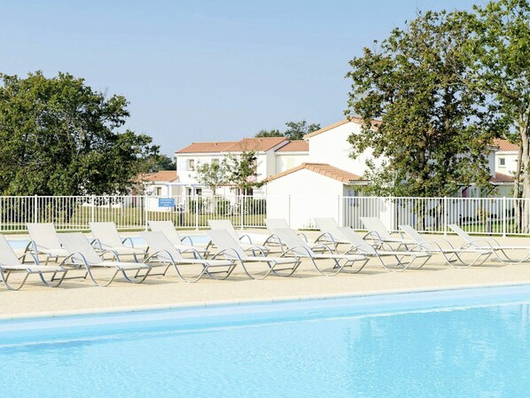 Propriété, Piscine, Maison, Zone Résidentielle, Bâtiment, Domicile, Immobilier, Appartement, Recours, Loisir