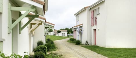 Barrio Residencial, Verde, Propiedad, Casa, Barrio, Casa, By, Calle, Arquitectura, La Carretera