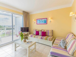 Pièce, Propriété, Meubles, Design Intérieur, Immobilier, Jaune, Bâtiment, Suite, Maison, Salon