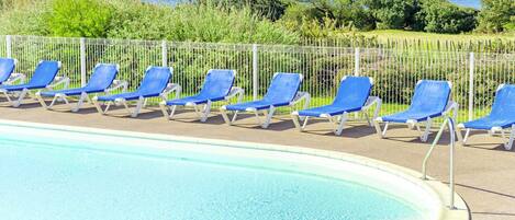 Water, Sky, Property, Swimming Pool, Azure, Blue, Outdoor Furniture, Building, Sunlounger, Chair