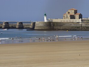 L'Eau, Ciel, Environnement Naturel, Plage, Bâtiment, Plan D'Eau, Cotiers Et Relief Océaniques, La Tour