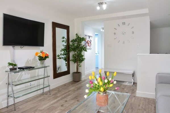 TV services (Cable TV and Netflix) are provided in the apartment.