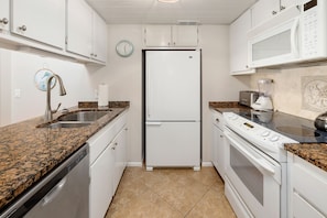 Shipwatch 214 - Kitchen