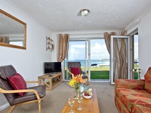 Living area | Apartment 2 Waters Edge, Newquay