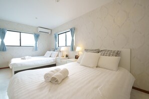 Double bed (for 4 people)