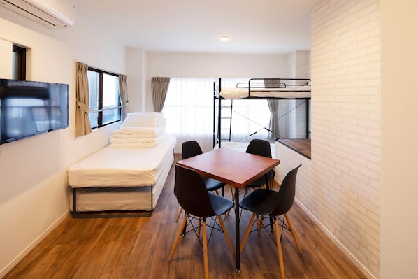 There are 4 beds