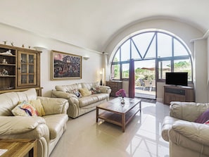 Living room | New Barn Reservoir, Shaldon, near Teignmouth