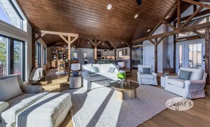 Great Room &amp; Fireplace