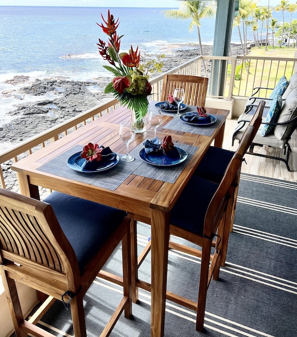 Oceanfront lanai with panoramic views