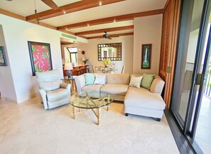 Mauna Lani Terrace C102 Living 