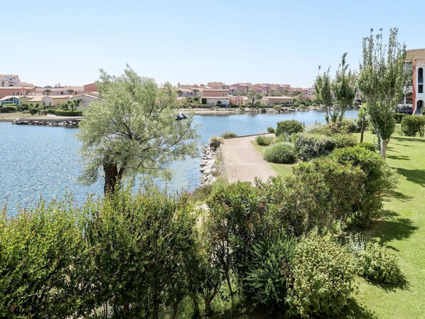 Vegetation, Natürliche Landschaft, Wasser, Fluss, Bank, Baum, Natürlichen Umgebung, Eigentum, Wasserweg, Wasservorräte