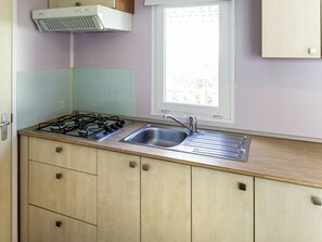 Countertop, Eigentum, Küche, Zimmer, Cabinetry, Sinken, Spüle, Möbel, Major Appliance, Schublade