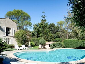 Piscine, Propriété, Maison, Domicile, Immobilier, Zone Résidentielle, Paysage Naturel, Biens, Arrière-Cour, Bâtiment