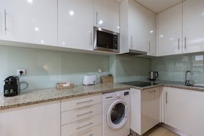 Studio with equipped kitchen