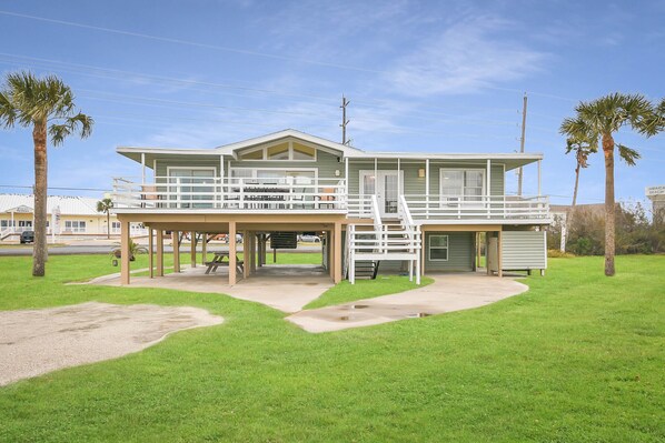 Galveston Vacation Rental | 3BR | 2.5BA | 1,440 Sq Ft | Stairs Required