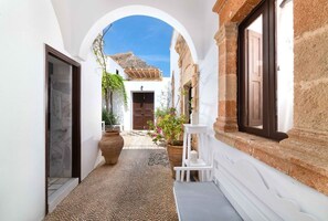 Villa Pebble - Courtyard