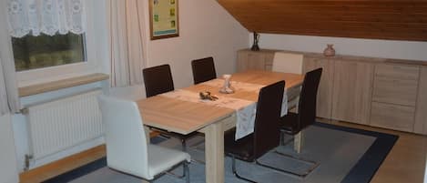 Ferienwohnung für 6 Personen-Essbereich