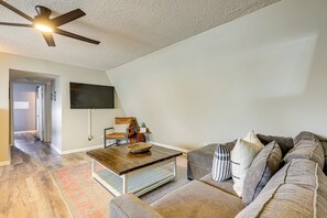 Living Room | Sleeper Sofa