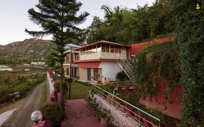 LivingStone Lake View Resort Premium Room