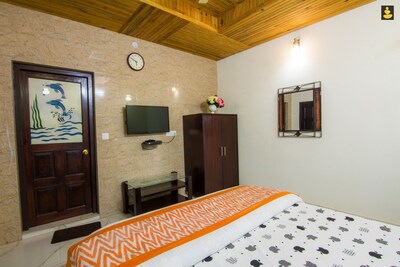 LivingStone Lake View Resort Premium Room