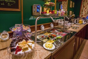 朝食ビュッフェ