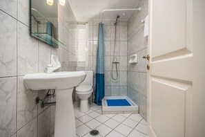 Studio shower room