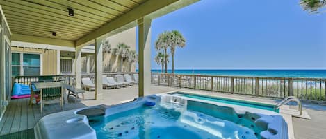 Private Beachfront Pool &amp; Hot Tub!