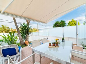 Property, Real Estate, Building, House, Room, Furniture, Interior Design, Roof, Apartment, Balcony