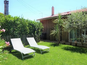Eigentum, Hinterhof, Garten, Garten, Gras, Haus, Die Architektur, Gebäude, Möbel, Botanik