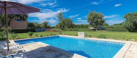Swimming Pool, Property, House, Real Estate, Home, Building, Vacation, Estate, Leisure, Backyard