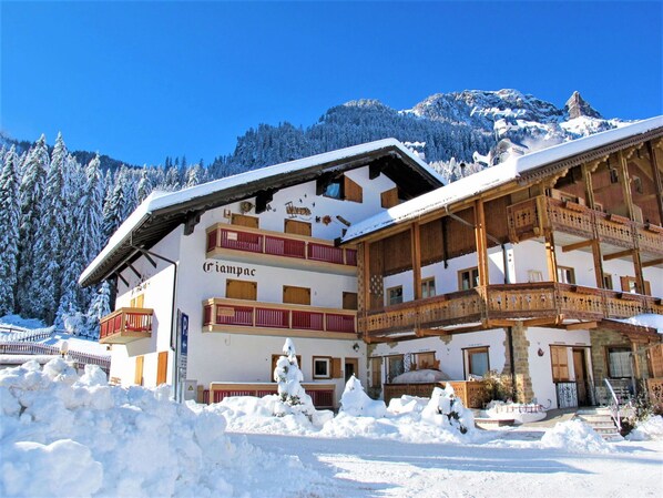 Neige, L'Hiver, Propriété, Village De Montagne, Montagne, Domicile, Maison, Station De Montagne, Station De Ski, Chaîne De Montagnes