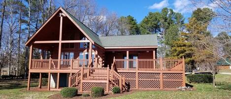 Sandy Beach Haven Lake House!