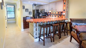 Breakfast Bar / Kitchen - Main Floor