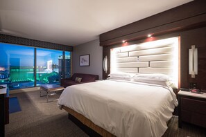 The Studio Suite might be smaller but the amenities & city views make up for it.