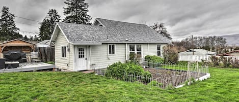 The Dalles Vacation Rental | 3BR | 1BA | Stairs Required | 1,300 Sq Ft