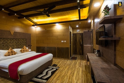 LivingStone Mountain Retreat Chail Executive Room