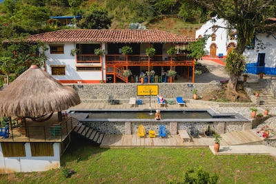 Finca la Manchuria - An authentic and original coffee Lodge - 2h from Medellín