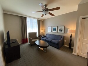 4nationalharbor2bedroom-livingarea(2)