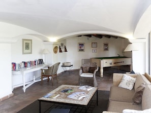 Bilderrahmen, Couch, Tabelle, Gebäude, Holz, Fenster, Die Architektur, Interior Design, Wohnzimmer, Flooring