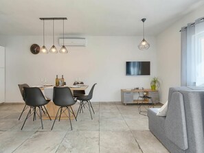 Table, Furniture, Property, Chair, Window, Wood, Plant, Living Room, Interior Design